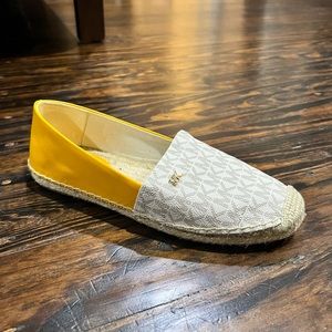 LIKE NEW Michael Kors espadrille slides, size 7. YELLOW/white MK logo print.